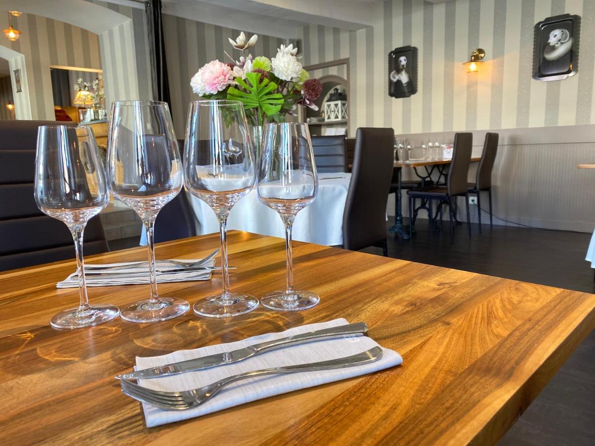 Le Patio Hotel Évran Eksteriør billede