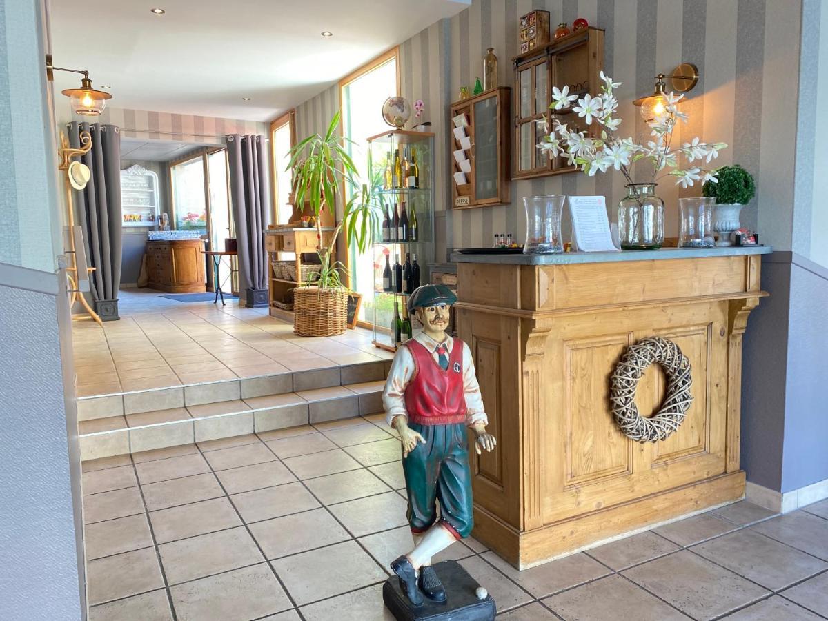 Le Patio Hotel Évran Eksteriør billede