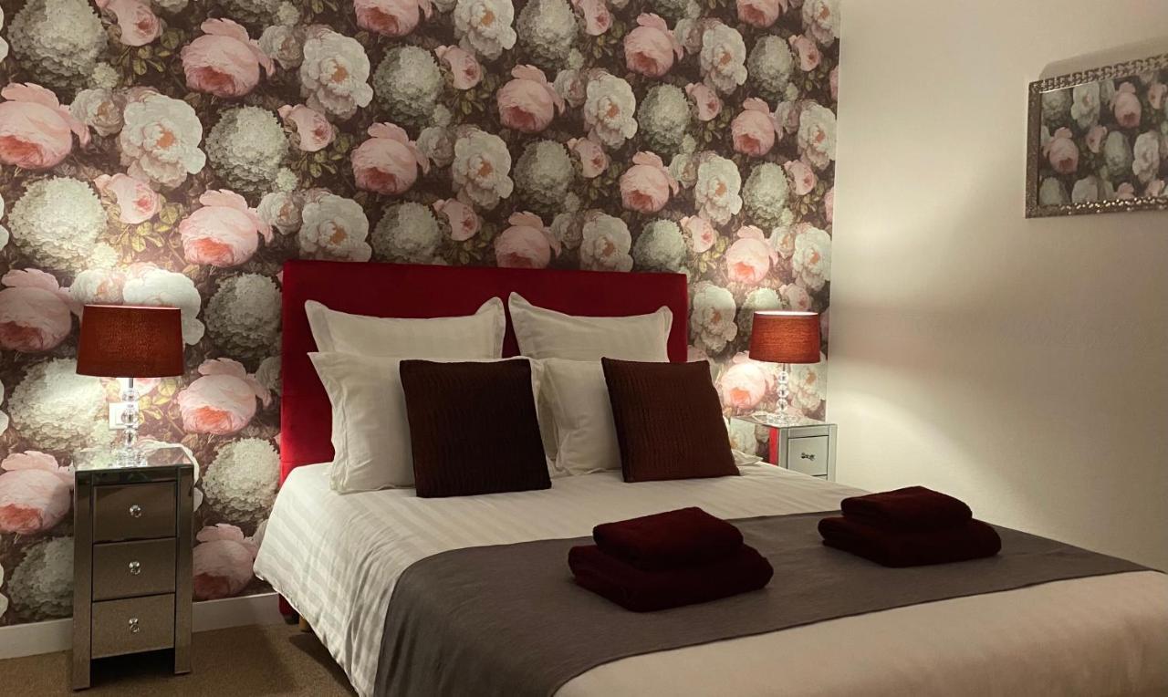 Le Patio Hotel Évran Eksteriør billede